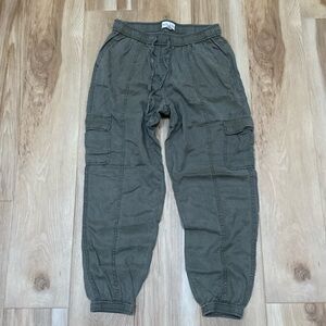 💥5 for $18💥 army green cargo pants, Size Small Knox Rose